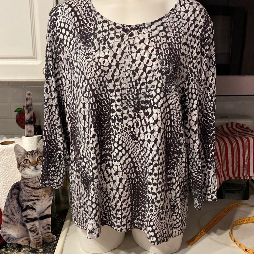 R womens Chico’s casual stretch 3/4 sleeve regular size top size 3